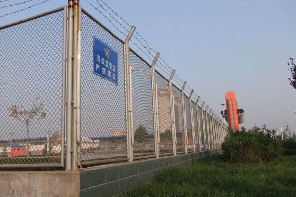 海關(guān)護(hù)欄